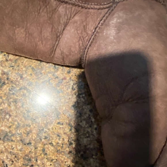 UGG classic short Brown boots  style 5825 🥾 - Picture 8 of 8